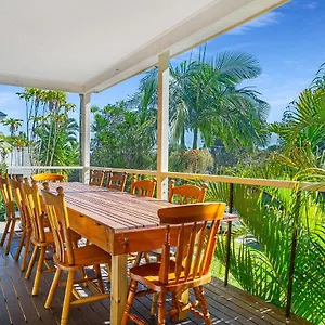 Fuller Holidays - The Rock Belongil , Byron Bay Australia